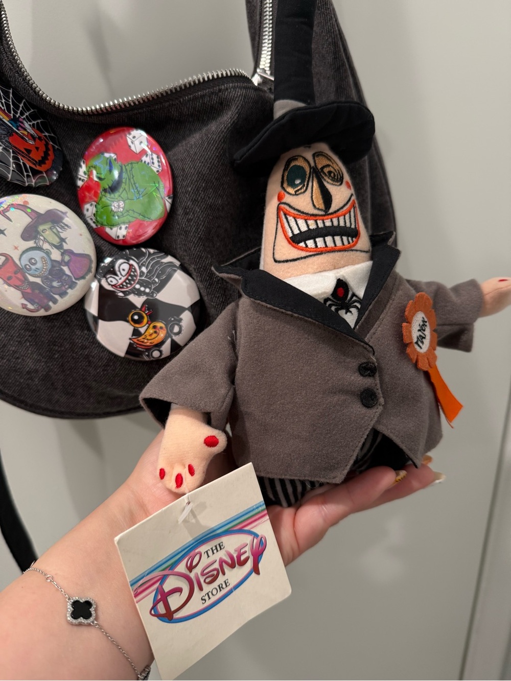 Disney Gray Shoulder Bag with Halloween Pin Charms and Plush - Picture 5 of 5